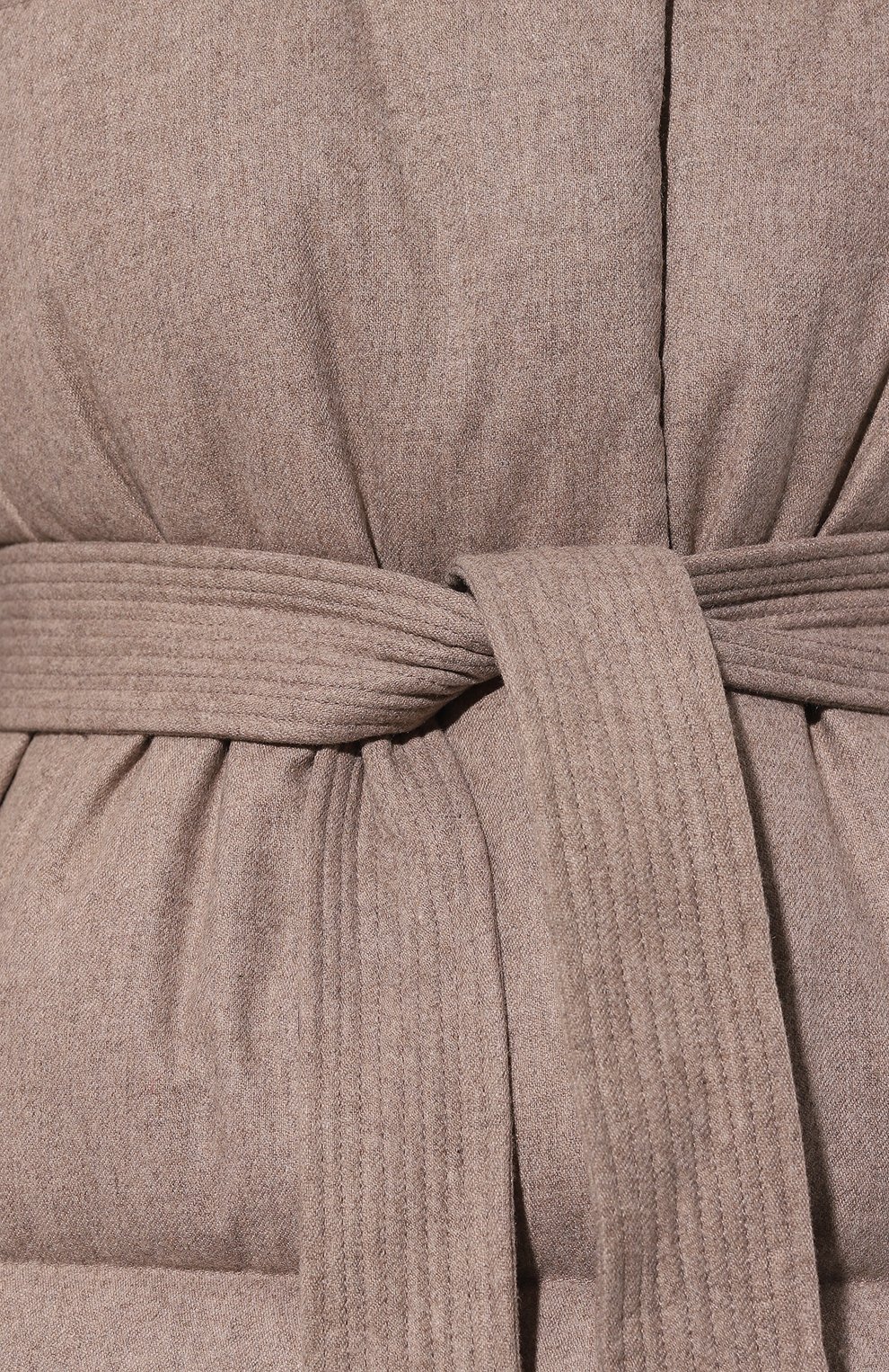 Пуховик HETREGO бежевого цвета по цене 96350 руб., арт. 8N740/R0SALIE, фото 5 Пуховик HETREGO, арт. 8N740/R0SALIE, фото 5