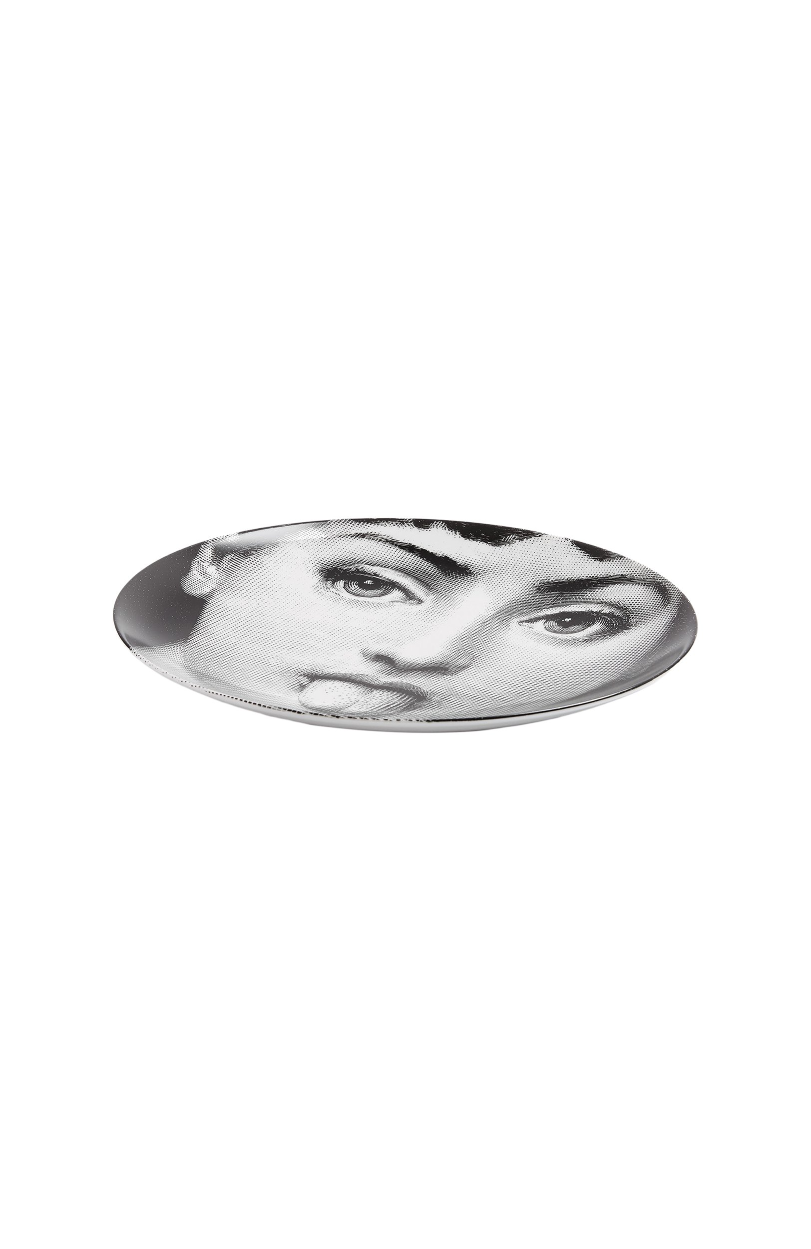 Декоративная тарелка tema e variazioni n.82 FORNASETTI черно-белого цвета по цене 22500 руб., арт. PTV082X, фото 2 Декоративная тарелка tema e variazioni n.82 FORNASETTI, арт. PTV082X, фото 2