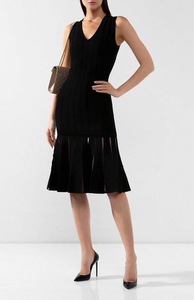 Платье из вискозы ALEXANDER MCQUEEN черного цвета по цене 191000 руб., арт. 594979/Q1AI8, фото 2 Платье из вискозы ALEXANDER MCQUEEN, арт. 594979/Q1AI8, фото 2