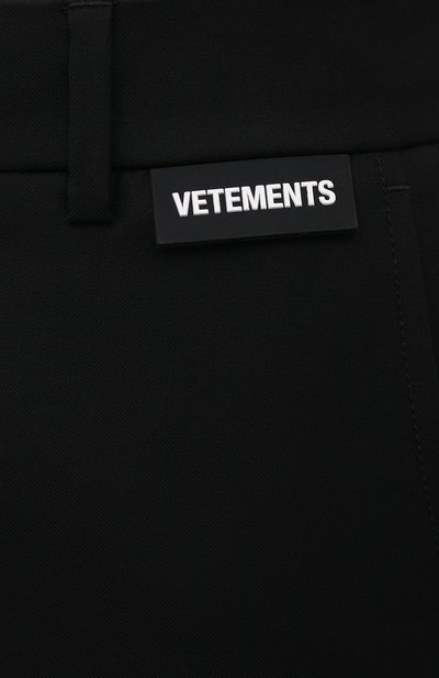 Шерстяные брюки VETEMENTS черного цвета по цене 77500 руб., арт. WA52PA500B 1202/BLACK, фото 5 Шерстяные брюки VETEMENTS, арт. WA52PA500B 1202/BLACK, фото 5