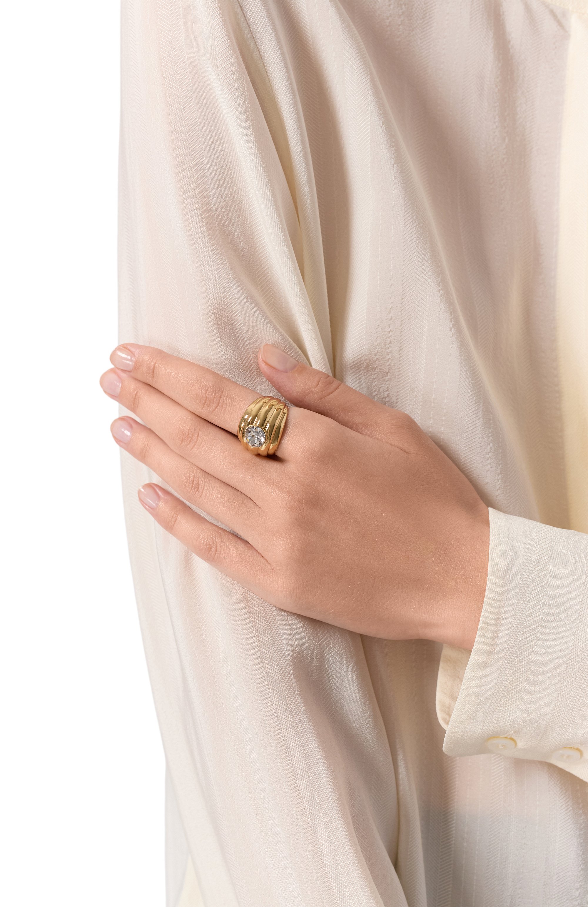 Кольцо AMINA MUADDI золотого цвета по цене 38650 руб., арт. S9J333475JAH054, фото 2 Кольцо AMINA MUADDI, арт. S9J333475JAH054, фото 2