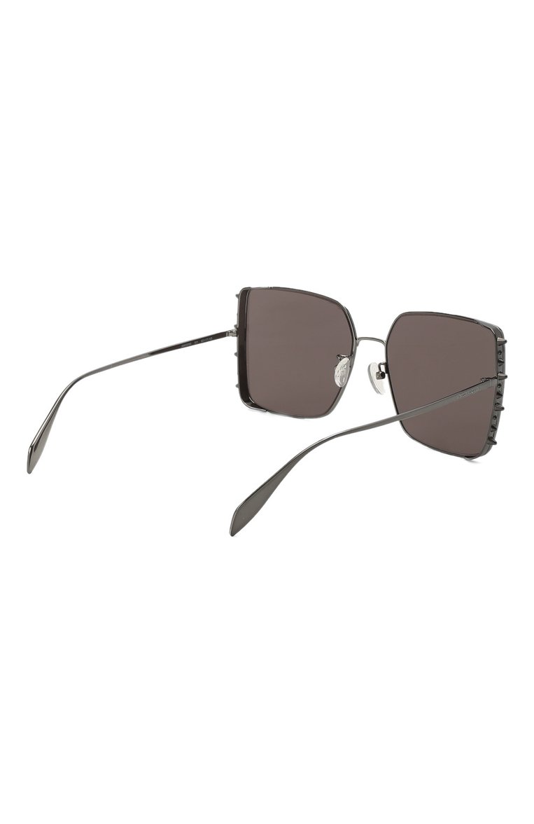Женские солнцезащитн�ые очки ALEXANDER MCQUEEN черного цвета, арт. 649845/I3330 | Фото 4 (Тип очков: С/з; Материал: Металл; Нос: Не проставлено; Очки форма: Квадратные)