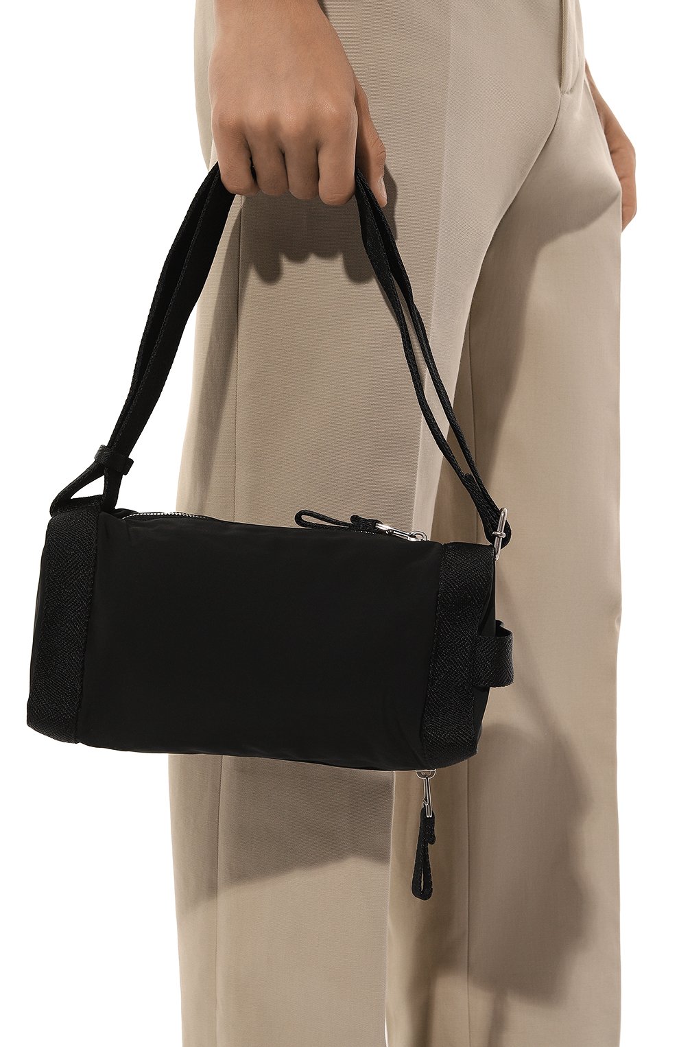 Сумка voyager BOTTEGA VENETA черного цвета по цене 146000 руб., арт. 730153/V1S84, фото 2 Сумка voyager BOTTEGA VENETA, арт. 730153/V1S84, фото 2