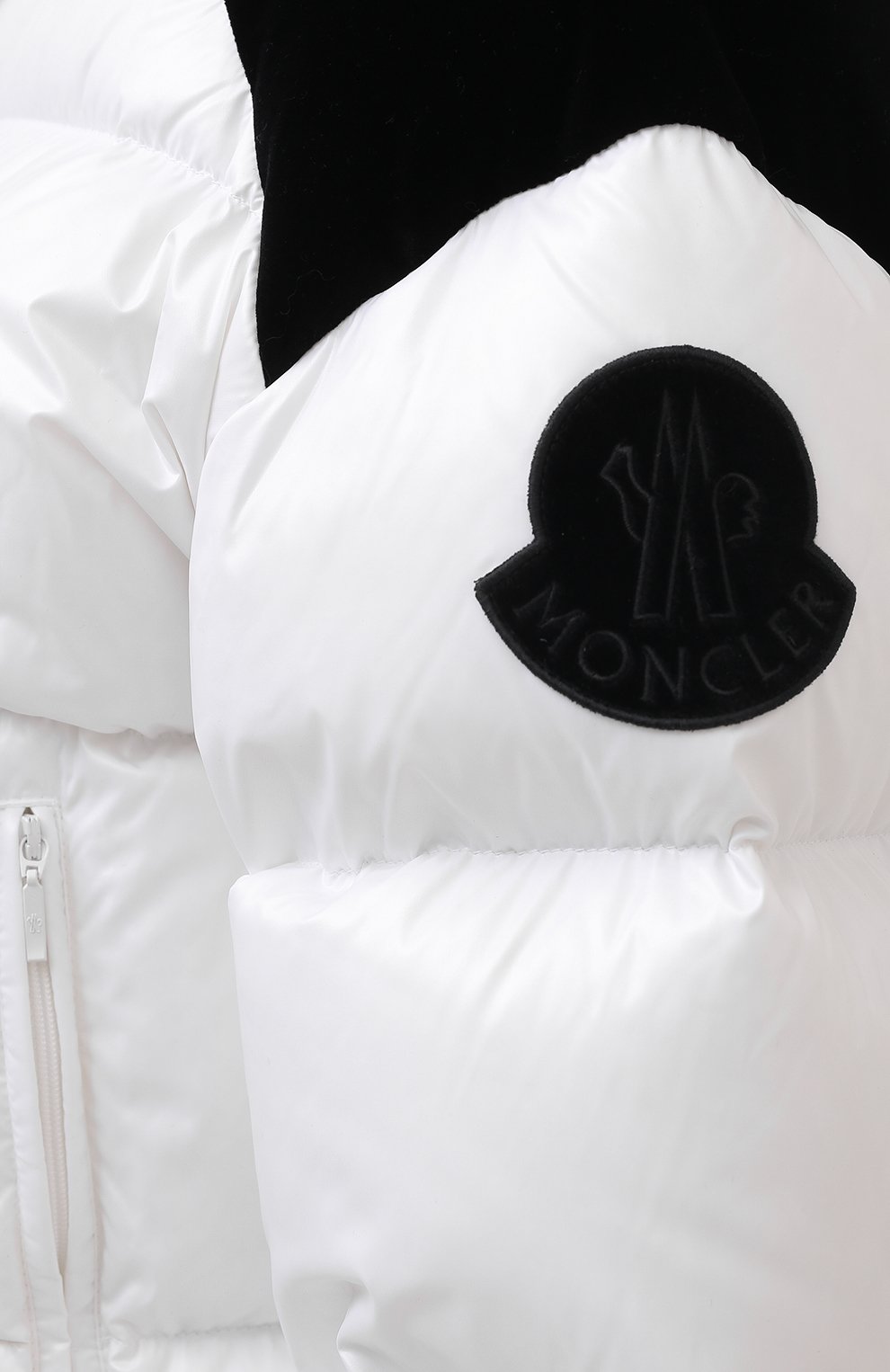 Пуховик MONCLER белого цвета по цене 82850 руб., арт. F2-093-1A52B-00-C0232, фото 5 Пуховик MONCLER, арт. F2-093-1A52B-00-C0232, фото 5