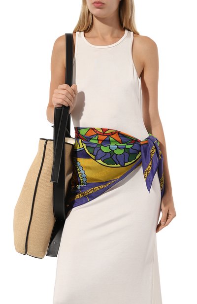 Шелковый платок витражи GOURJI розового цвета по цене 14990 руб., арт. T27VITR7RYL/1, фото 2 Шелковый платок витражи GOURJI, арт. T27VITR7RYL/1, фото 2