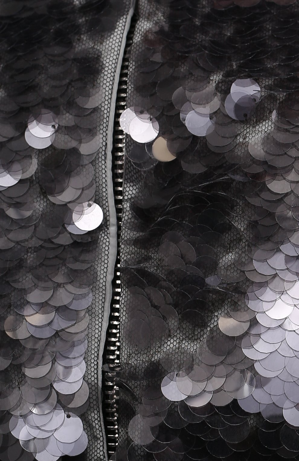 Пуховик с отделкой пайетками PRADA темно-серого цвета по цене 650000 руб., арт. 291979-1ZCC-F0276-212, фото 5 Пуховик с отделкой пайетками PRADA, арт. 291979-1ZCC-F0276-212, фото 5