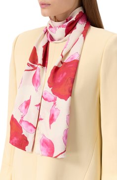 Женский шарф из вискозы BLUMARINE кремового цвета, арт. P522W337W | Фото 2 (Нос: Не проставлено; Материал: Текстиль)