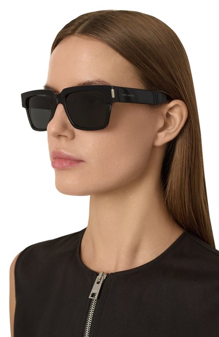 Женские солнцезащитные очки SAINT LAURENT черного цвета, арт. SL 732 VADIM 001 | Фото 2 (Нос: Не проставлено; Региональные ограничения белый список (Axapta Mercury): Не проставлено)