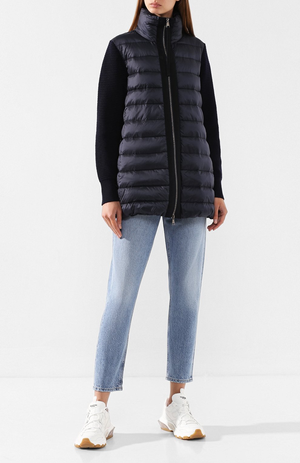 Пуховая куртка MONCLER темно-синего цвета по цене 99600 руб., арт. E2-093-94558-00-A9018, фото 2 Пуховая куртка MONCLER, арт. E2-093-94558-00-A9018, фото 2