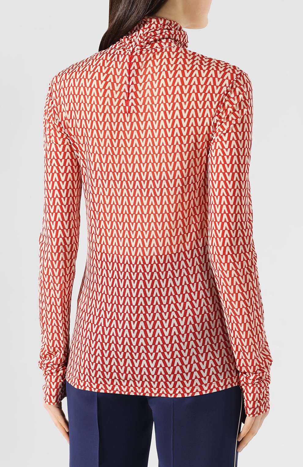 Водолазка из вискозы VALENTINO красного цвета по цене 59700 руб., арт. RB3MG00UGGP, фото 4 Водолазка из вискозы VALENTINO, арт. RB3MG00UGGP, фото 4