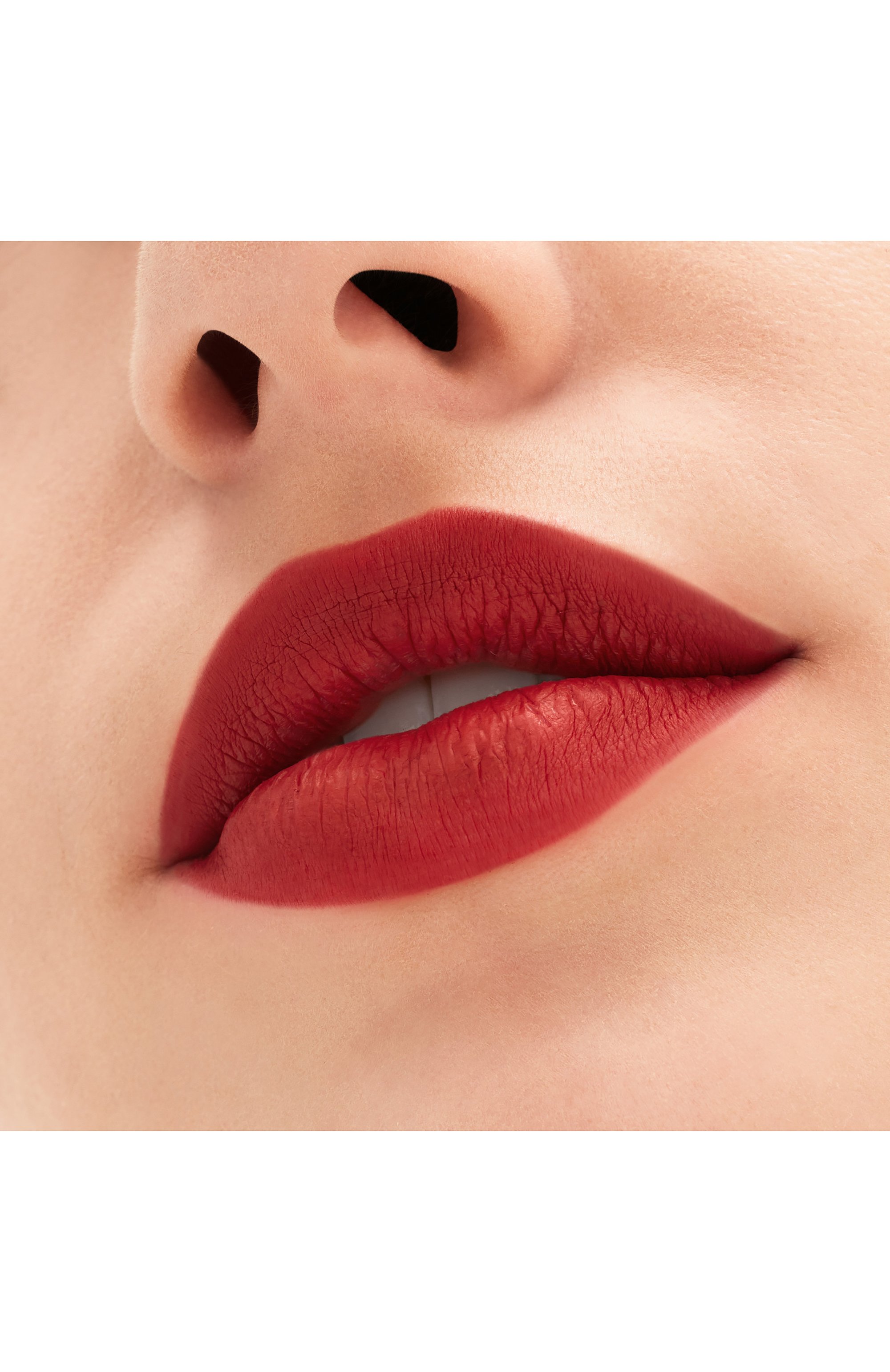 Губная помада locked kiss, оттенок extra chili (1,8g) MAC цвета по цене 3790 руб., арт. NXPW-35, фото 4 Губная помада locked kiss, оттенок extra chili (1,8g) MAC, арт. NXPW-35, фото 4