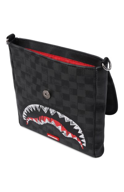 Сумка scribble shark SPRAYGROUND темно-серого цвета по цене 13200 руб., арт. 910B8228NSZ/SCRIBBLE SHARK MESSENGER BAG, фото 3 Сумка scribble shark SPRAYGROUND, арт. 910B8228NSZ/SCRIBBLE SHARK MESSENGER BAG, фото 3
