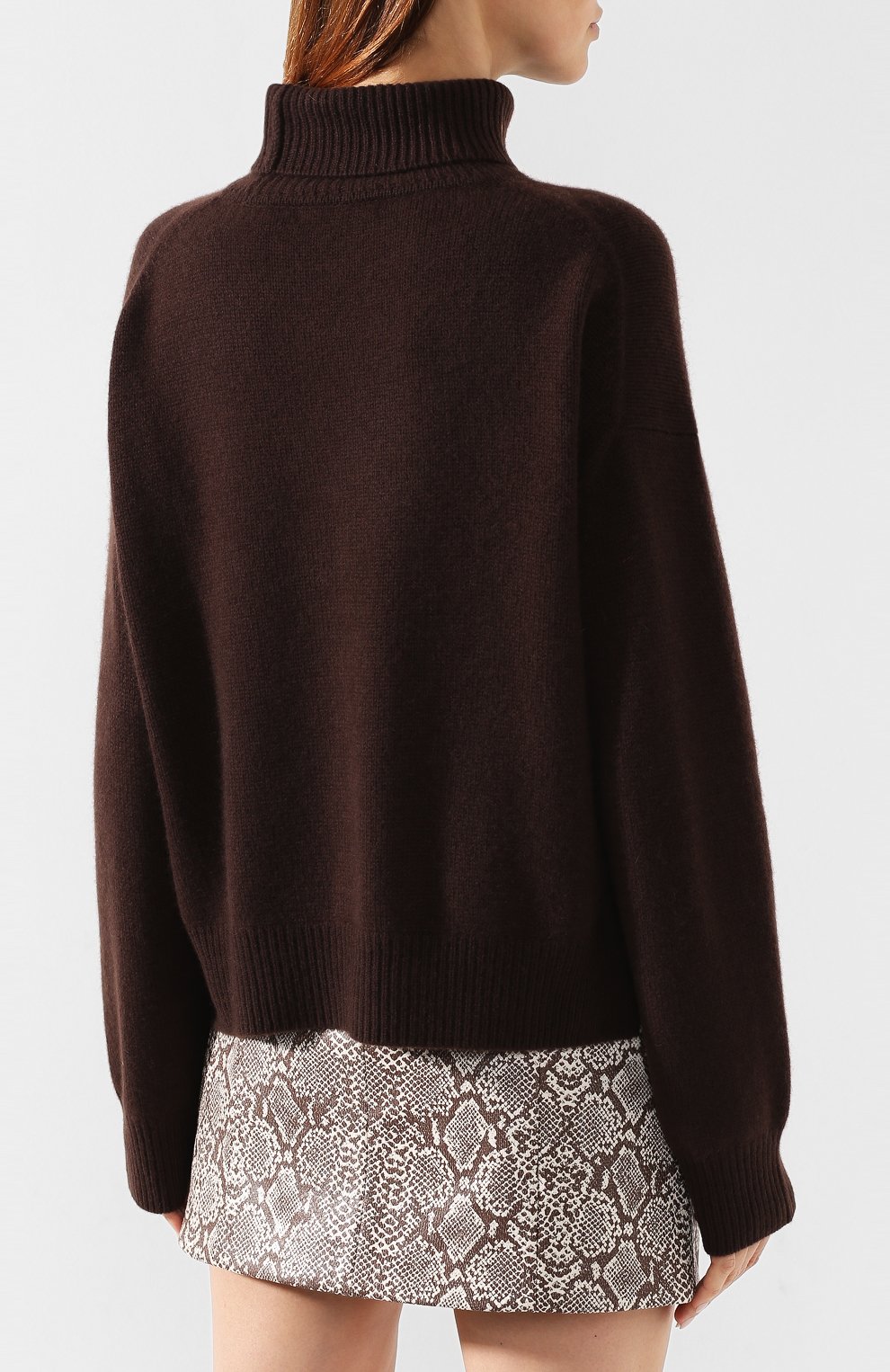 Кашемировый свитер REJINA PYO коричневого цвета по цене 53750 руб., арт. C095K/CASHMERE, фото 4 Кашемировый свитер REJINA PYO, арт. C095K/CASHMERE, фото 4