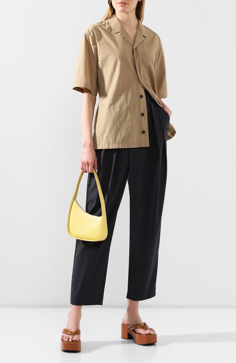 Рубашка LOW CLASSIC хаки цвета по цене 23250 руб., арт. L0W20SS_SH06KK, фото 2 Рубашка LOW CLASSIC, арт. L0W20SS_SH06KK, фото 2