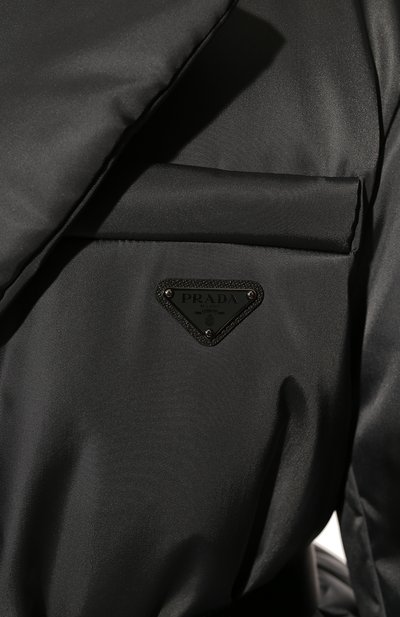Пуховик PRADA серого цвета по цене 250000 руб., арт. 29Y862-1WQ8-F0D65-212, фото 5 Пуховик PRADA, арт. 29Y862-1WQ8-F0D65-212, фото 5
