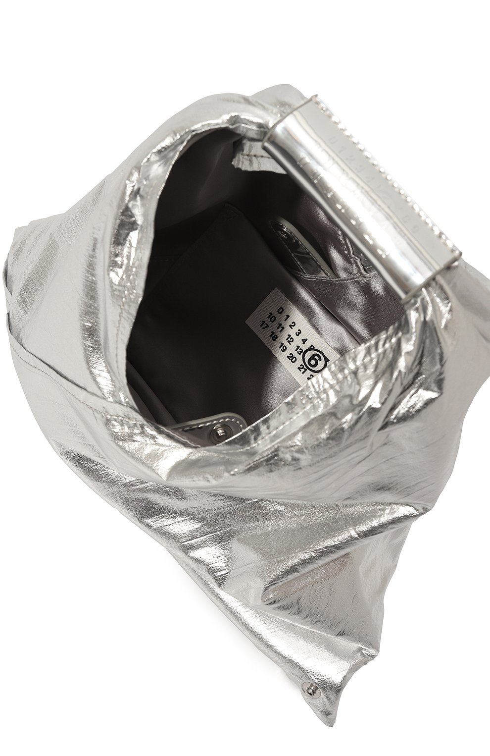 Сумка japanese MM6 серебряного цвета по цене 43450 руб., арт. SB6WD0013/P6420, фото 5 Сумка japanese MM6, арт. SB6WD0013/P6420, фото 5