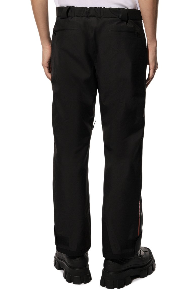 Мужские утепленные брюки PRADA черного цвета, арт. SPH18-1XV1-F0002-192 | Фото 4 (Длина (брюки, джинсы): Стандартные; Материал внешний: Синтетический материал; Материал сплава: Проставлено; Стили: Спорт-шик; Драгоценные камни: Проставлено; Кросс-КТ: другое)