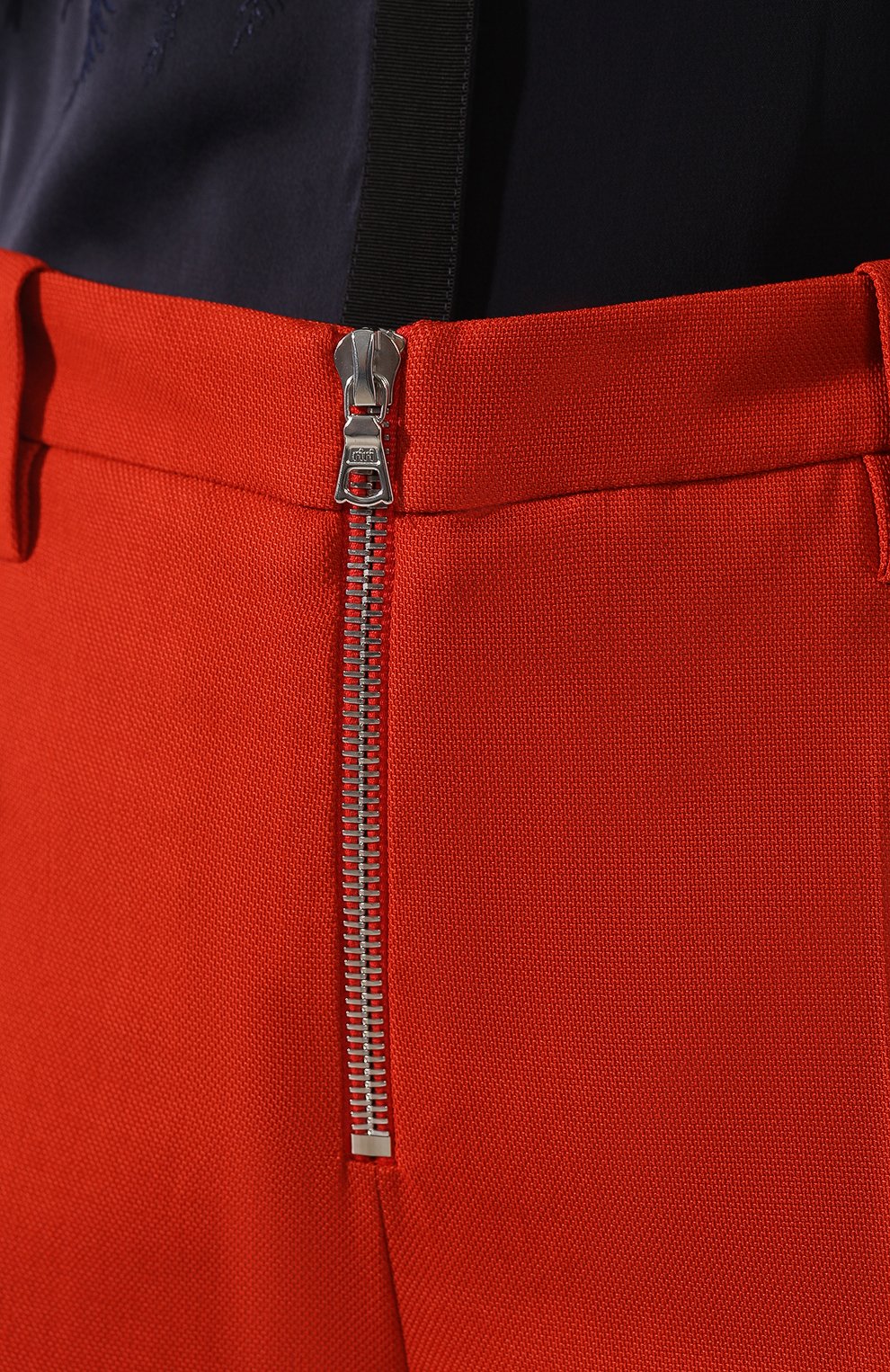Брюки со стрелками VICTORIA, VICTORIA BECKHAM красного цвета по цене 39950 руб., арт. TRVV 108 PSS19 W00L BLEND PIQUE, фото 5 Брюки со стрелками VICTORIA, VICTORIA BECKHAM, арт. TRVV 108 PSS19 W00L BLEND PIQUE, фото 5