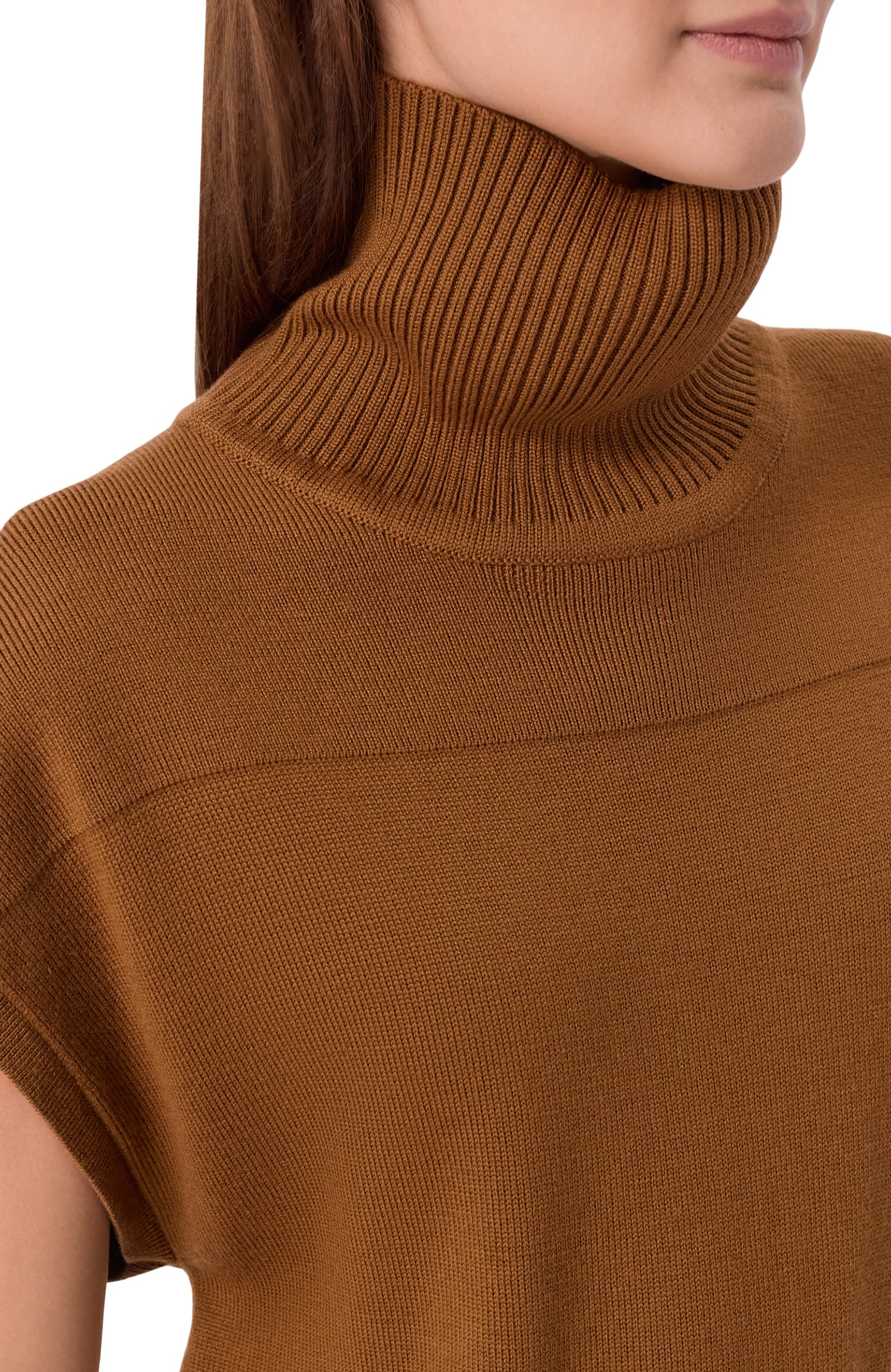 Шерстяной топ YUZEFI коричневого цвета по цене 39850 руб., арт. YALDA-FUNNEL NECK DRAPE BACK T0P, фото 5 Шерстяной топ YUZEFI, арт. YALDA-FUNNEL NECK DRAPE BACK T0P, фото 5