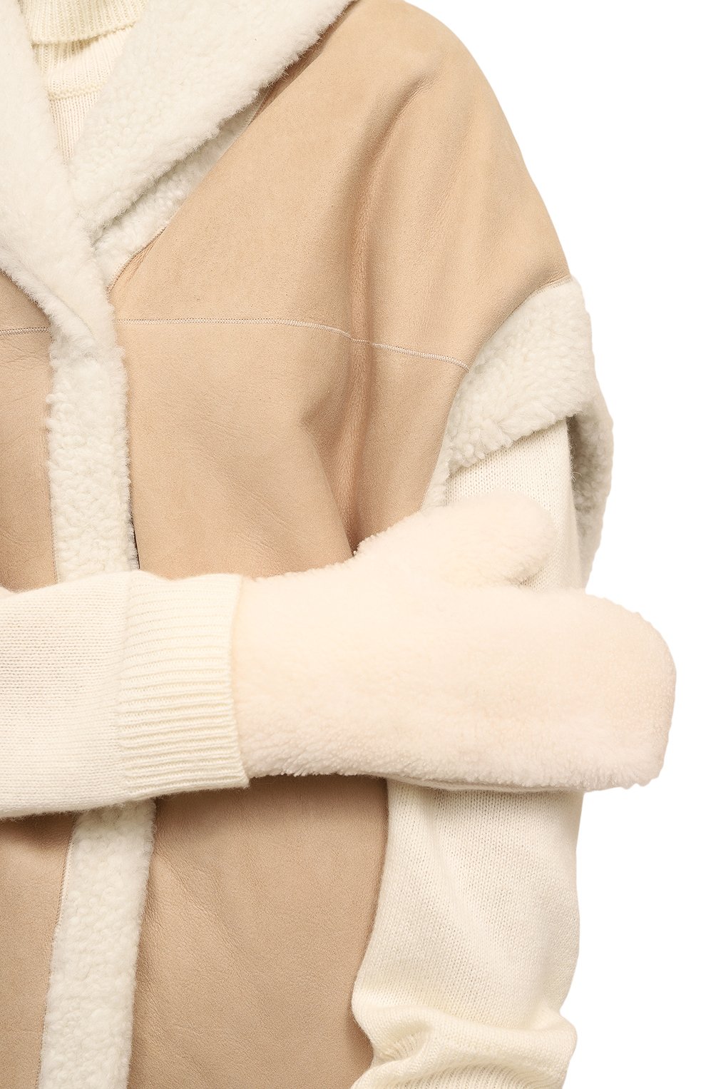 Варежки из шерсти и овчины YVES SALOMON кремового цвета по цене 28250 руб., арт. 23WAA508XXMACL, фото 2 Варежки из шерсти и овчины YVES SALOMON, арт. 23WAA508XXMACL, фото 2