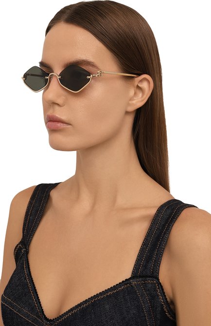 Женские солнцезащитные очки GUCCI черного цвета, арт. GG1604S 001 | Фото 2 (Региональные ограничения белый список (Axapta Mercury): Не проставлено; Нос: Не проставлено; Кросс-КТ: С/з-унисекс; Тип очков: С/з; Материал: Металл; Очки форма: Безоправные; Оптика Гендер: оптика-унисекс)