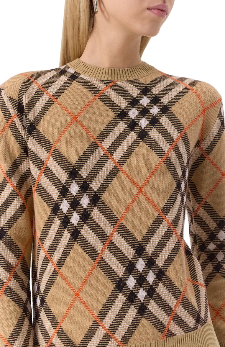 Женский шерстяной пуловер BURBERRY бежевого цвета, арт. 8093486 | Фото 5 (Рукава: Длинные; Материал внешний: Шерсть; Длина (для топов): Стандартные; Материал сплава: Проставлено; Драгоценные камни: Проставлено; Стили: Кэжуэл; Женское Кросс-КТ: Пуловер-одежда)