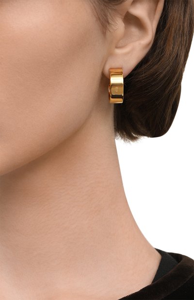 Серьги MM6 золотого цвета по цене 26350 руб., арт. SM6VG0016 SV0058/G0LD/M, фото 2 Серьги MM6, арт. SM6VG0016 SV0058/G0LD/M, фото 2