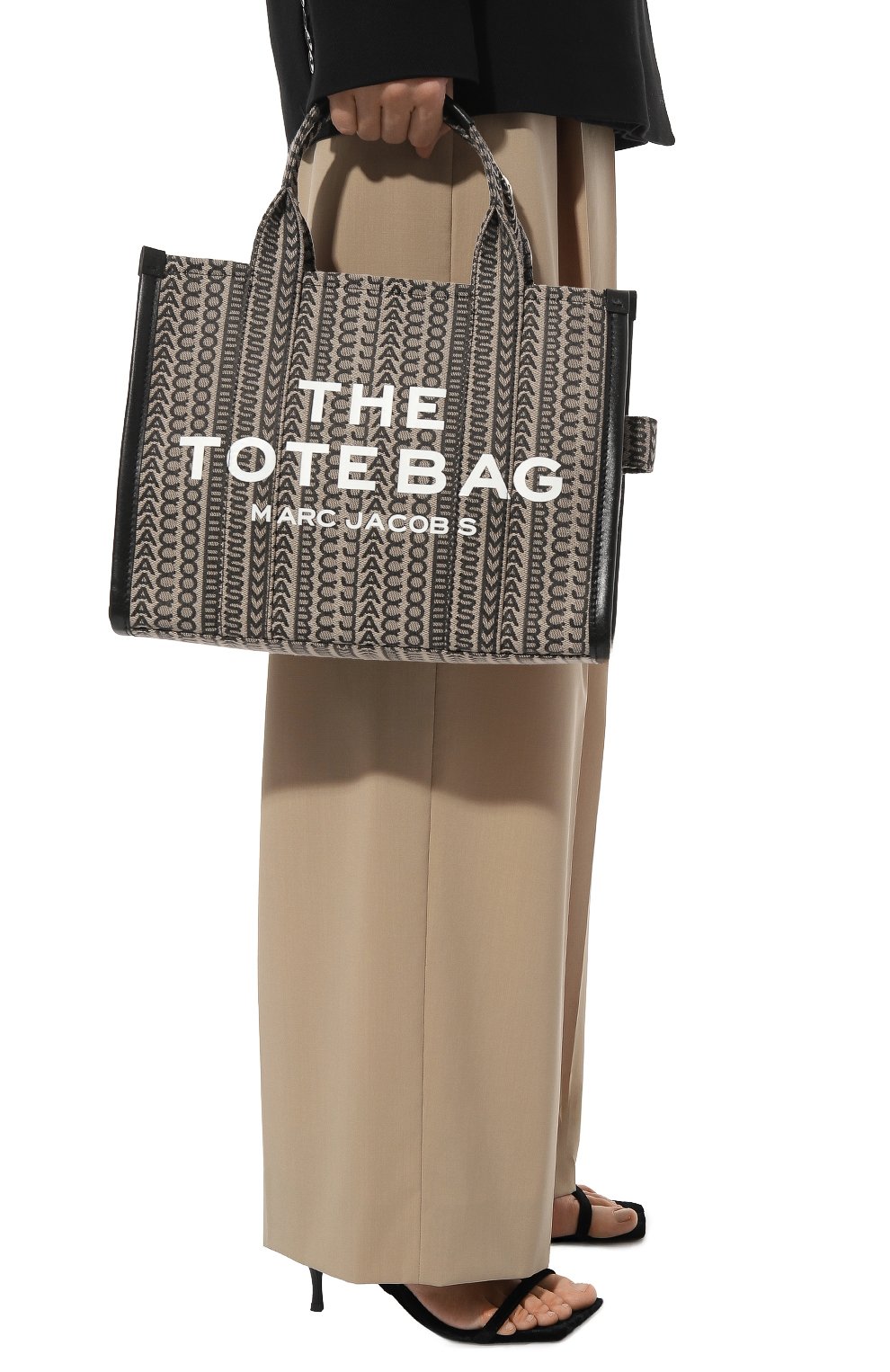 Сумка the tote bag medium MARC JACOBS (THE) темно-бежевого цвета по цене 49450 руб., арт. H076M01RE21, фото 2 Сумка the tote bag medium MARC JACOBS (THE), арт. H076M01RE21, фото 2