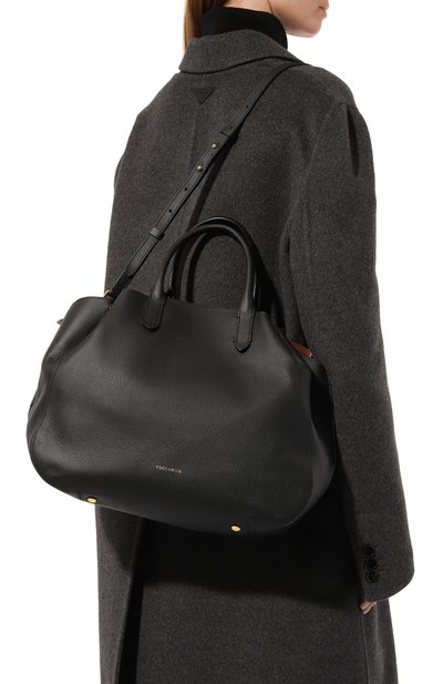 Сумка soft-wear medium COCCINELLE черного цвета по цене 45000 руб., арт. E1 P5A 18 01 01, фото 2 Сумка soft-wear medium COCCINELLE, арт. E1 P5A 18 01 01, фото 2