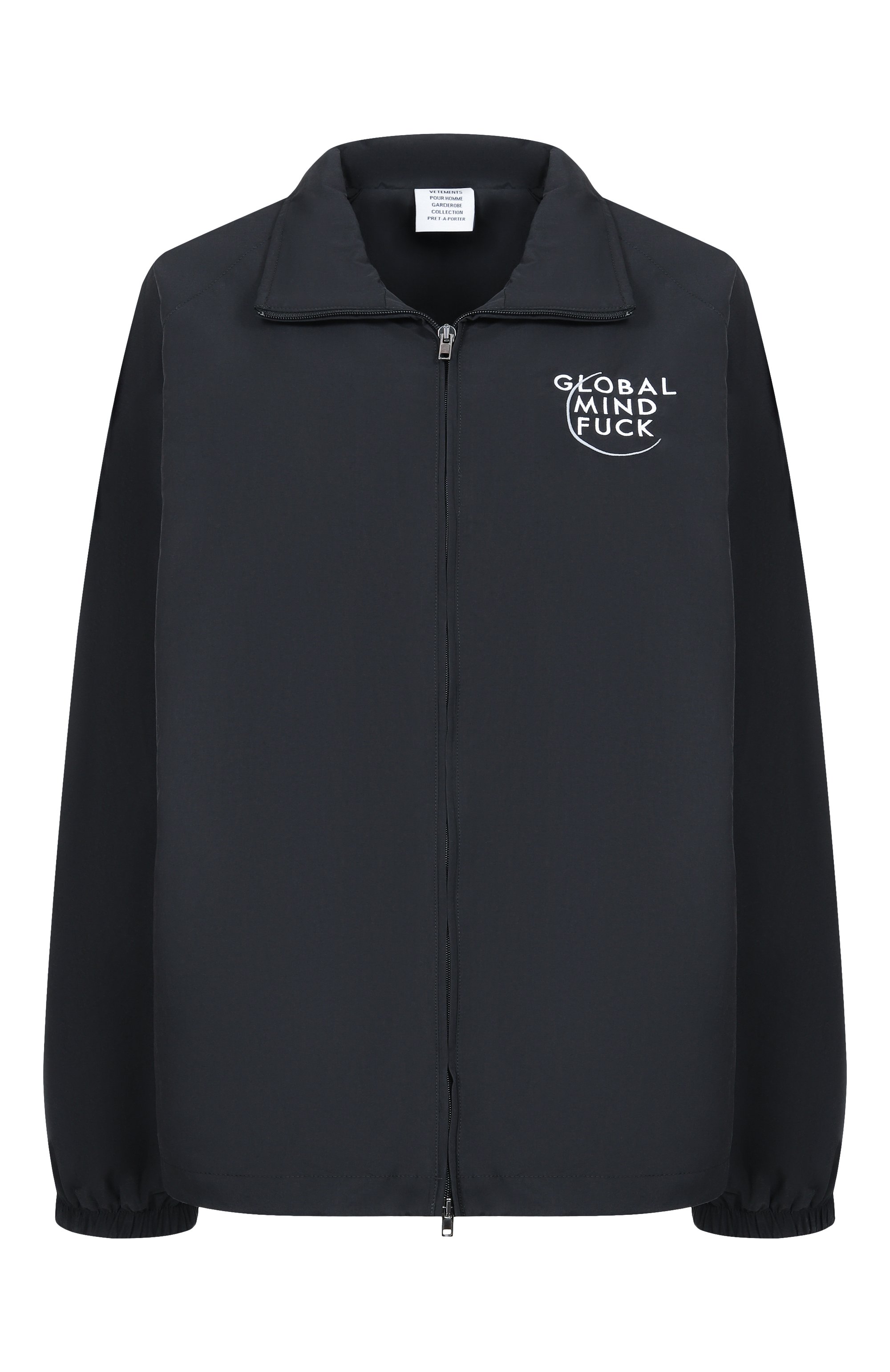 Ветровка VETEMENTS черного цвета по цене 109500 руб., арт. ME76GJ121B/26350 NYL0N, фото 1 Ветровка VETEMENTS, арт. ME76GJ121B/26350 NYL0N, фото 1