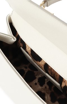 Женская сумка sicily small DOLCE & GABBANA белого цвета, арт. BB9003_BE9003_BI9003/A1001_1_ | Фото 5 (Материал сплава: Проставлено; Материал: Натуральная кожа; Драгоценные камни: Проставлено; Ремень/цепочка: На ремешке; Сумки-технические: Сумки top-handle; Размер: small)