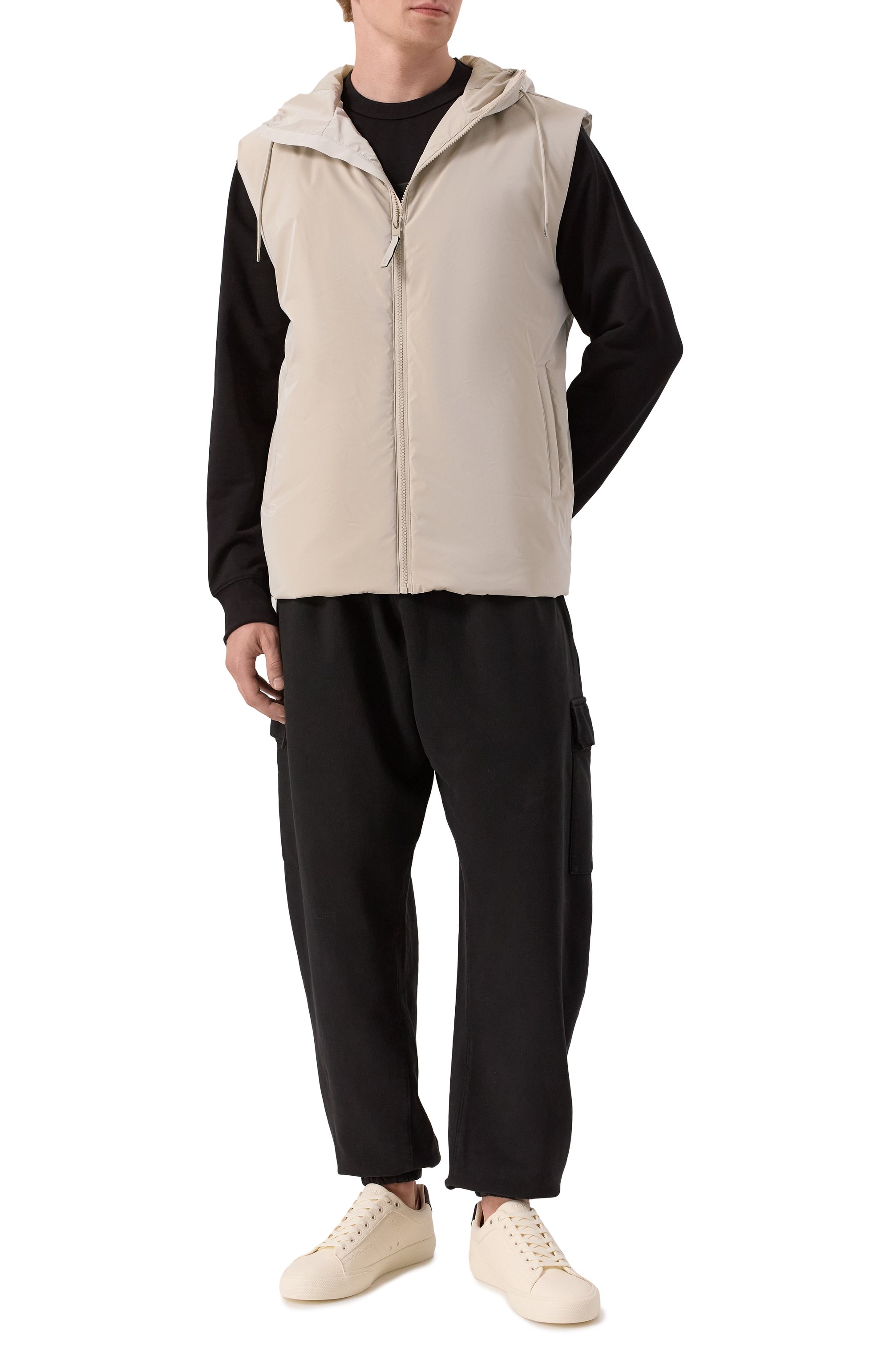 Утепленный жилет RAINS кремового цвета по цене 21950 руб., арт. RA15800, фото 2 Утепленный жилет RAINS, арт. RA15800, фото 2