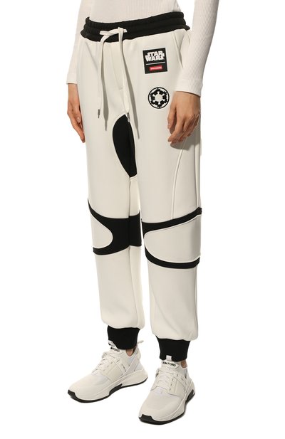 Джоггеры SPRAYGROUND молочного цвета по цене 18150 руб., арт. SG8435WH, фото 3 Джоггеры SPRAYGROUND, арт. SG8435WH, фото 3
