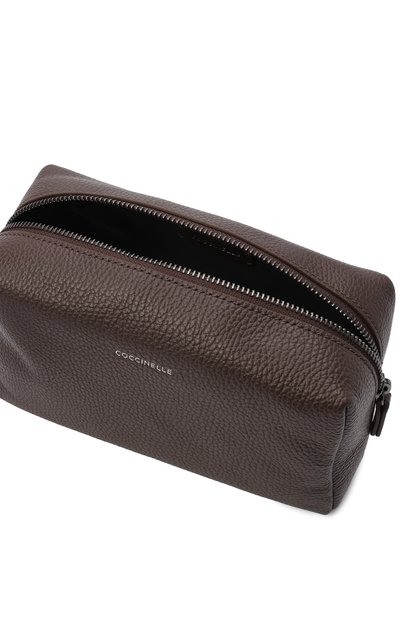Кожаная косметичка COCCINELLE темно-коричневого цвета по цене 9975 руб., арт. E5 MUK 95 G0 01, фото 4 Кожаная косметичка COCCINELLE, арт. E5 MUK 95 G0 01, фото 4