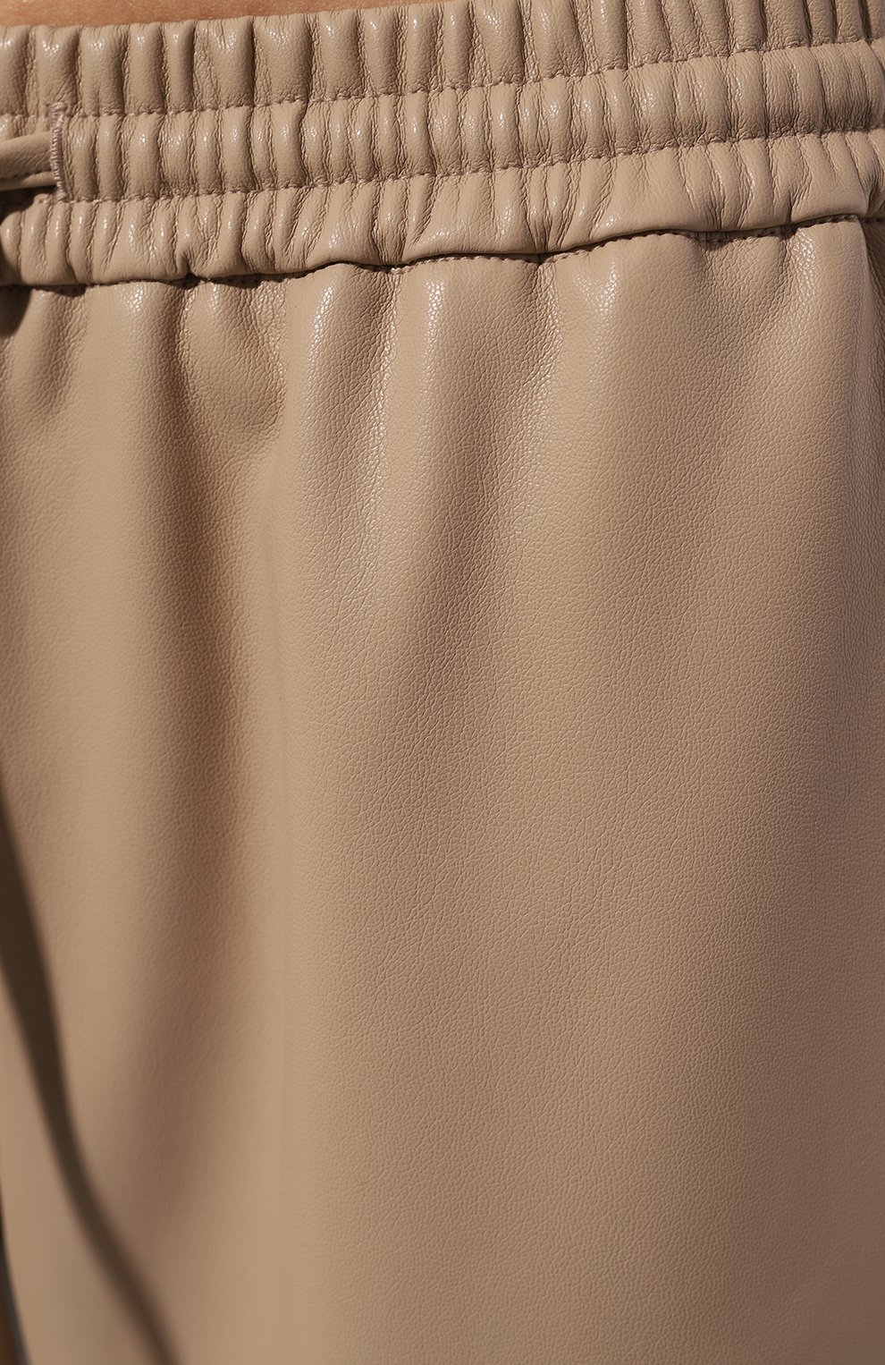 Брюки из экокожи SEVEN LAB бежевого цвета по цене 24780 руб., арт. SPE.05.700.208, фото 5 Брюки из экокожи SEVEN LAB, арт. SPE.05.700.208, фото 5
