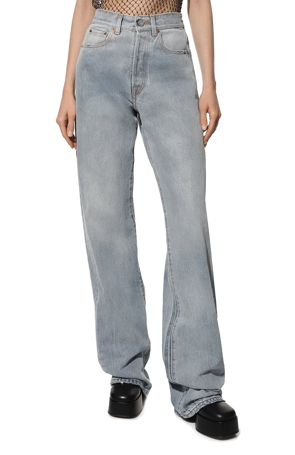 Джинсы VETEMENTS светло-голубого цвета по цене 144500 руб., арт. UA53PA850L 2801/W, фото 3 Джинсы VETEMENTS, арт. UA53PA850L 2801/W, фото 3