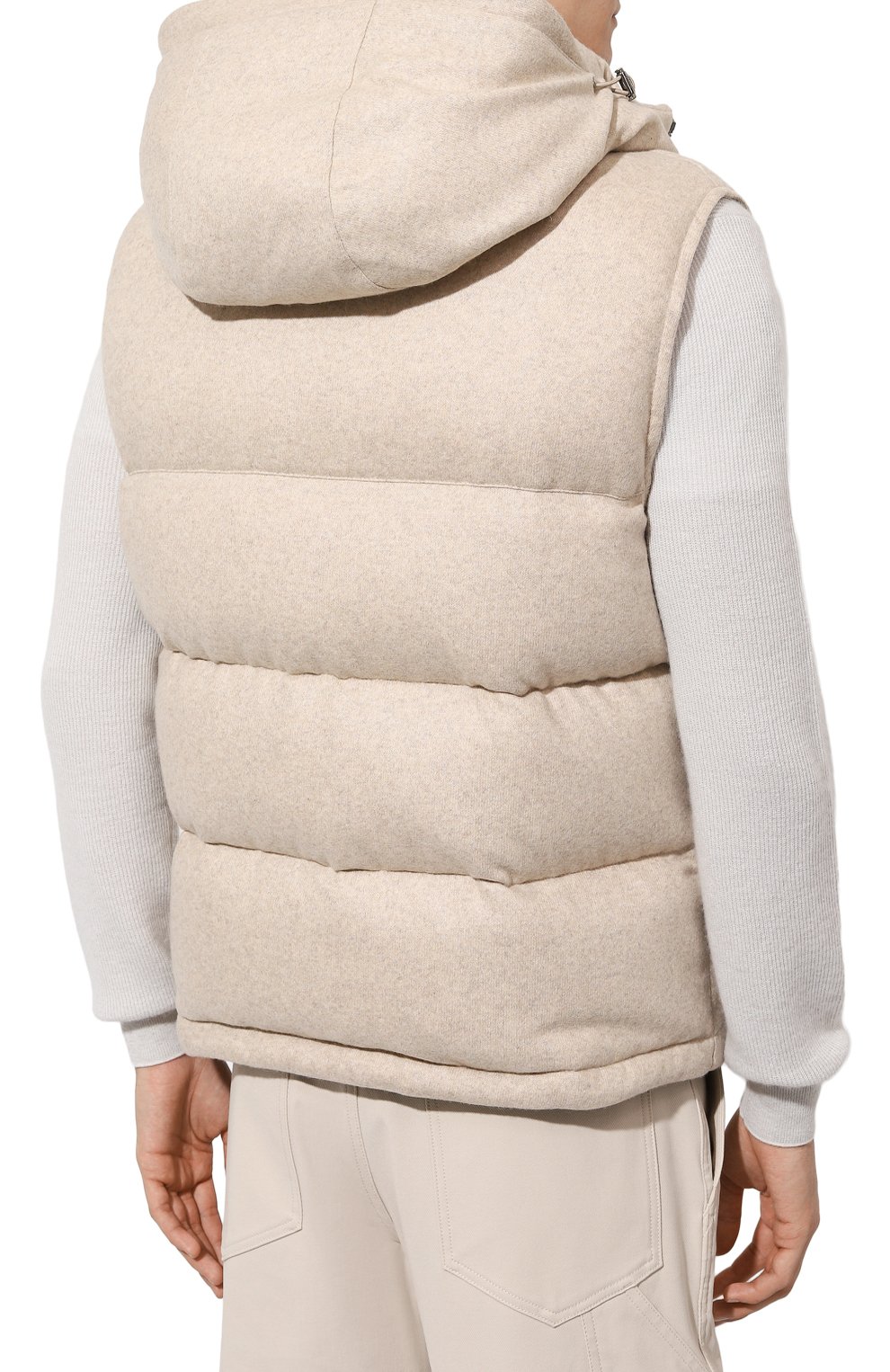 Пуховый жилет BRIONI кремового цвета по цене 435500 руб., арт. SUPB0L/0A604, фото 4 Пуховый жилет BRIONI, арт. SUPB0L/0A604, фото 4