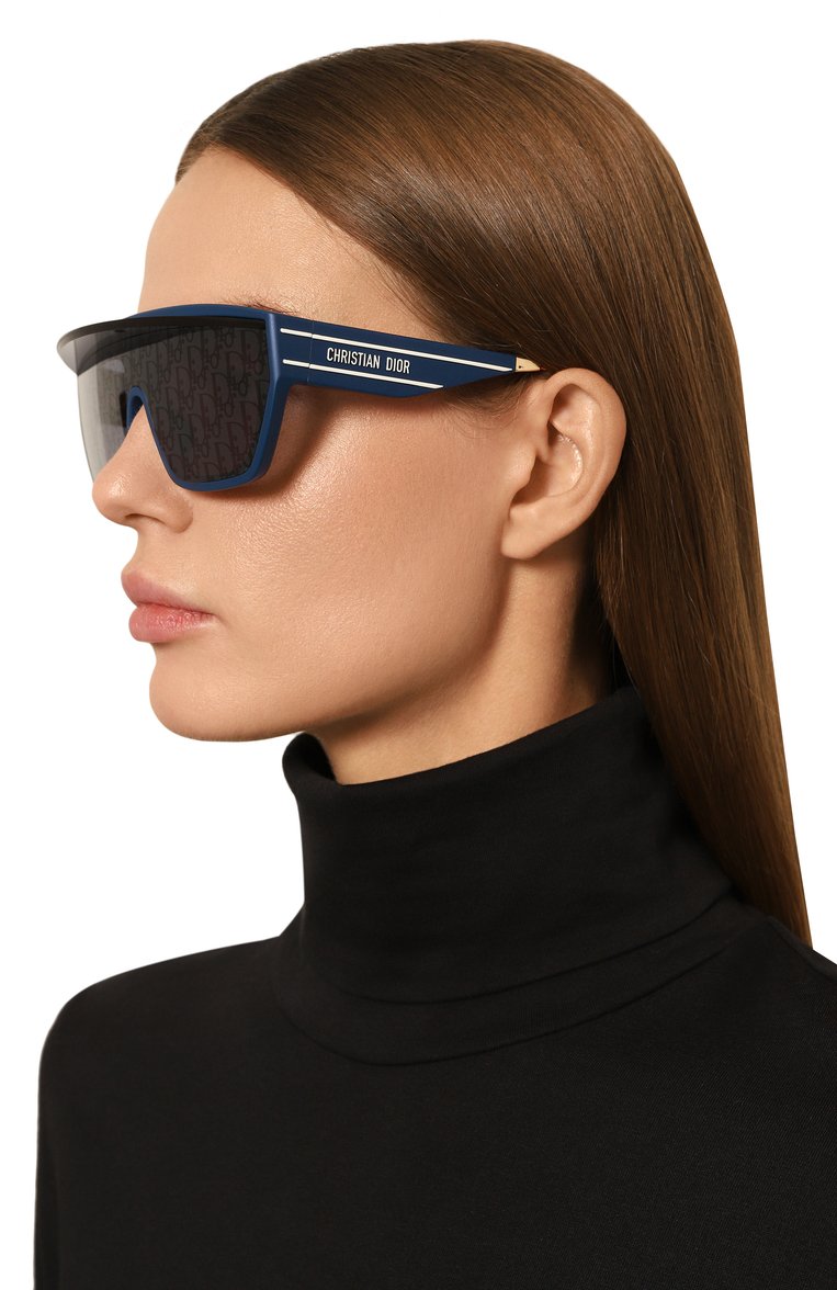 Женские солнцезащитные очки DIOR EYEWEAR синего цвета, арт. DI0RCLUB M7U 31B8 | Фото 3 (Региональные ограничения белый список (Axapta Mercury): Не проставлено; Нос: Не проставлено; Материал: Пластик; Тип очков: С/з; Кросс-КТ: С/з-унисекс; Очки форма: Маска; Оптика Гендер: оптика-унисекс)