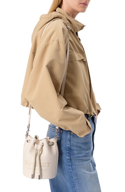 Женская сумка the bucket mini MARC JACOBS (THE) кремвого цвета, арт. 2S3HCR058H03 | Фото 2 (Материал сплава: Проставлено; Драгоценные камни: Проставлено; Материал: Натуральная кожа; Ремень/цепочка: На ремешке; Размер: mini)