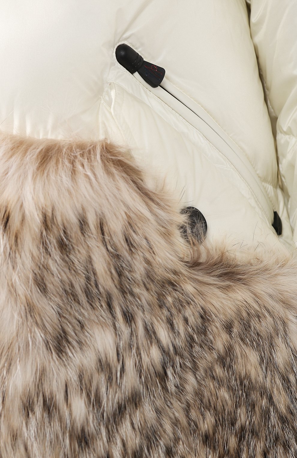 Пуховик MONCLER GRENOBLE белого цвета по цене 355500 руб., арт. D2-098-46391-15-53071, фото 5 Пуховик MONCLER GRENOBLE, арт. D2-098-46391-15-53071, фото 5