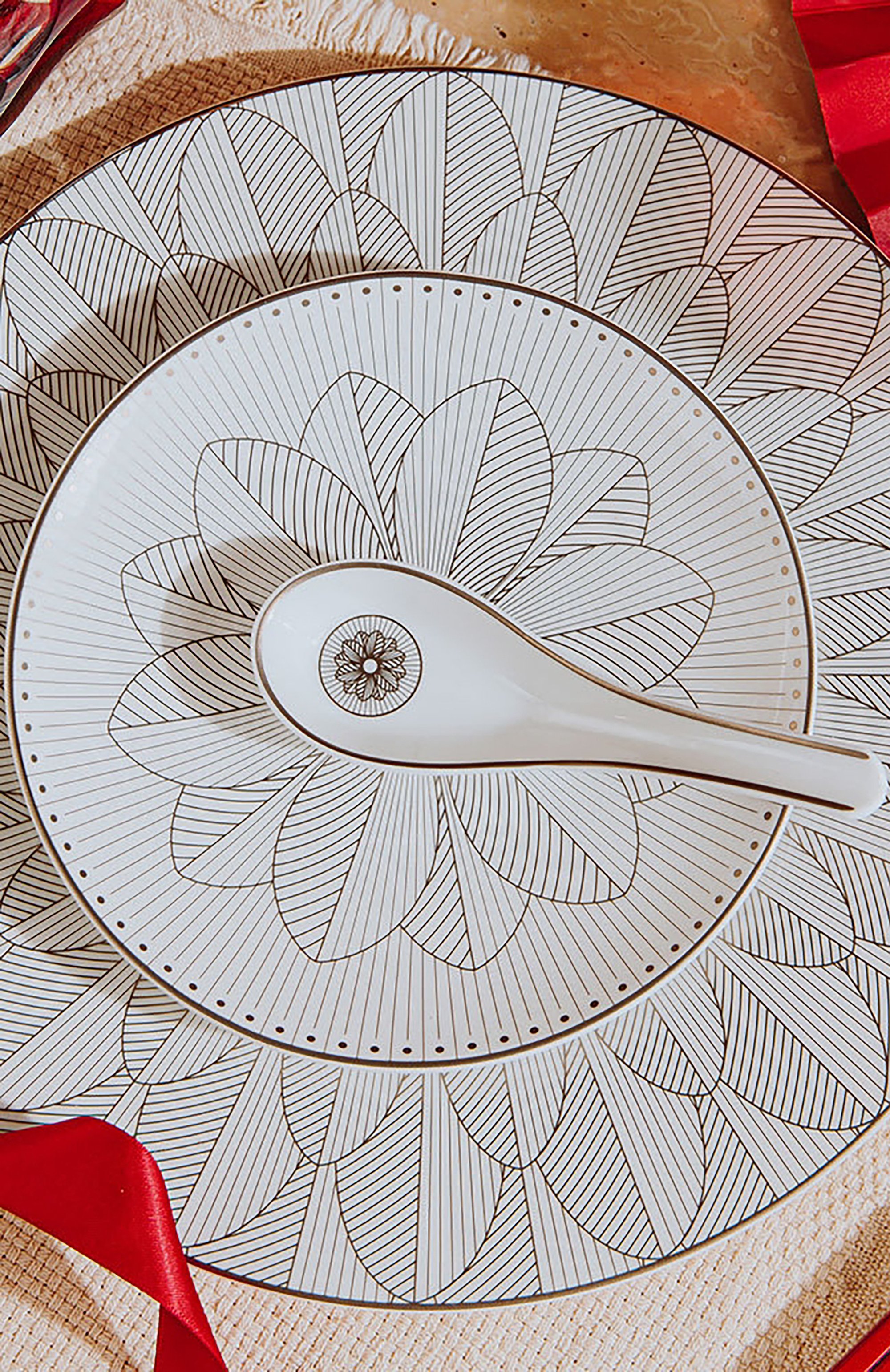 Тарелка обеденная malmaison impériale CHRISTOFLE, арт. 07687115, фото 4