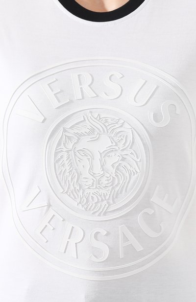 Хлопковая футболка VERSUS VERSACE белого цвета по цене 27650 руб., арт. BD90679/BJ10388, фото 5 Хлопковая футболка VERSUS VERSACE, арт. BD90679/BJ10388, фото 5