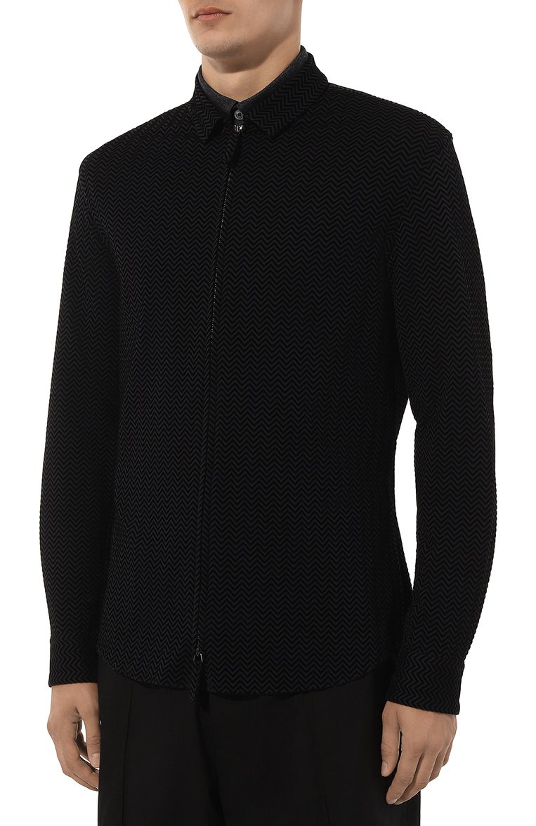 Мужская рубашка GIORGIO ARMANI черного цвета, арт. GM000057/TE11907 | Фото 3 (Рукава: Длинные; Материал внешний: Синтетический материал; Длина (для топов): Стандартные; Принт: С принтом; Манжеты: На кнопках; Стили: Кэжуэл; Случай: Повседневный; Воротник: Кент)