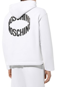 Мужской хлопковое худи MOSCHINO белого цвета, арт. A1723/2028 | Фото 4 (Рукава: Длинные; Длина (для топов): Стандартные; Принт: С принтом; Мужское Кросс-КТ: Худи-одежда; Материал сплава: Проставлено; Материал внешний: Хлопок; Стили: Спорт-шик; Драгоценные камни: Проставлено)