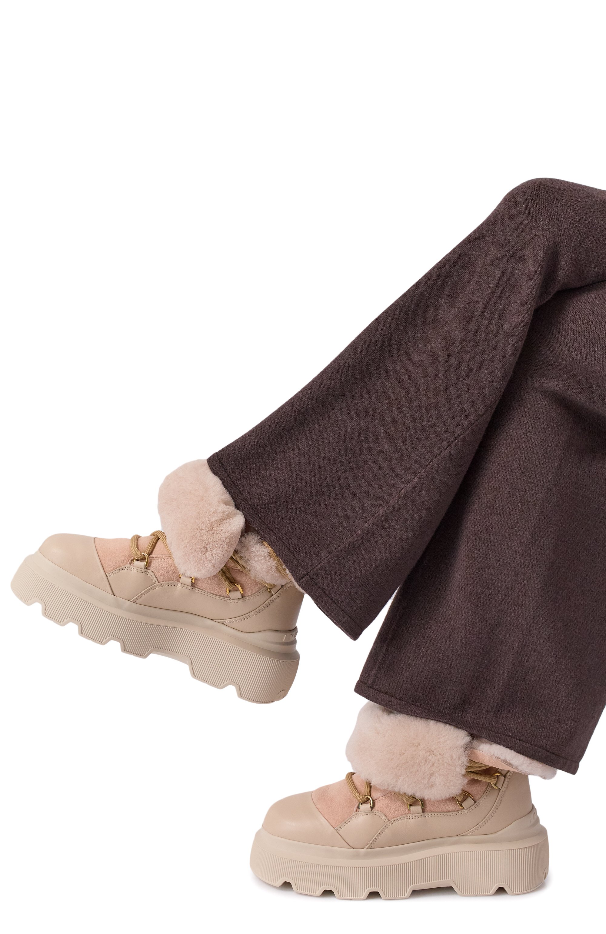 Комбинированные ботинки endurance INUIKII светло-бежевого цвета по цене 46050 руб., арт. 1002.003.0121, фото 2 Комбинированные ботинки endurance INUIKII, арт. 1002.003.0121, фото 2