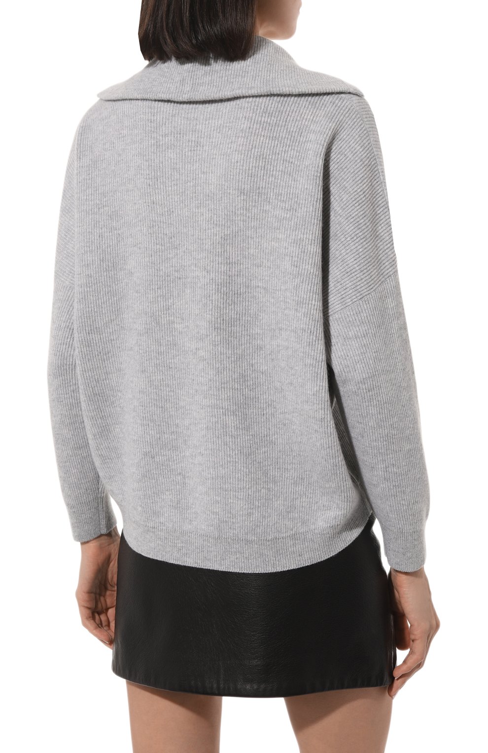 Кашемировый свитер BRUNELLO CUCINELLI светло-серого цвета по цене 348500 руб., арт. M12175305, фото 4 Кашемировый свитер BRUNELLO CUCINELLI, арт. M12175305, фото 4