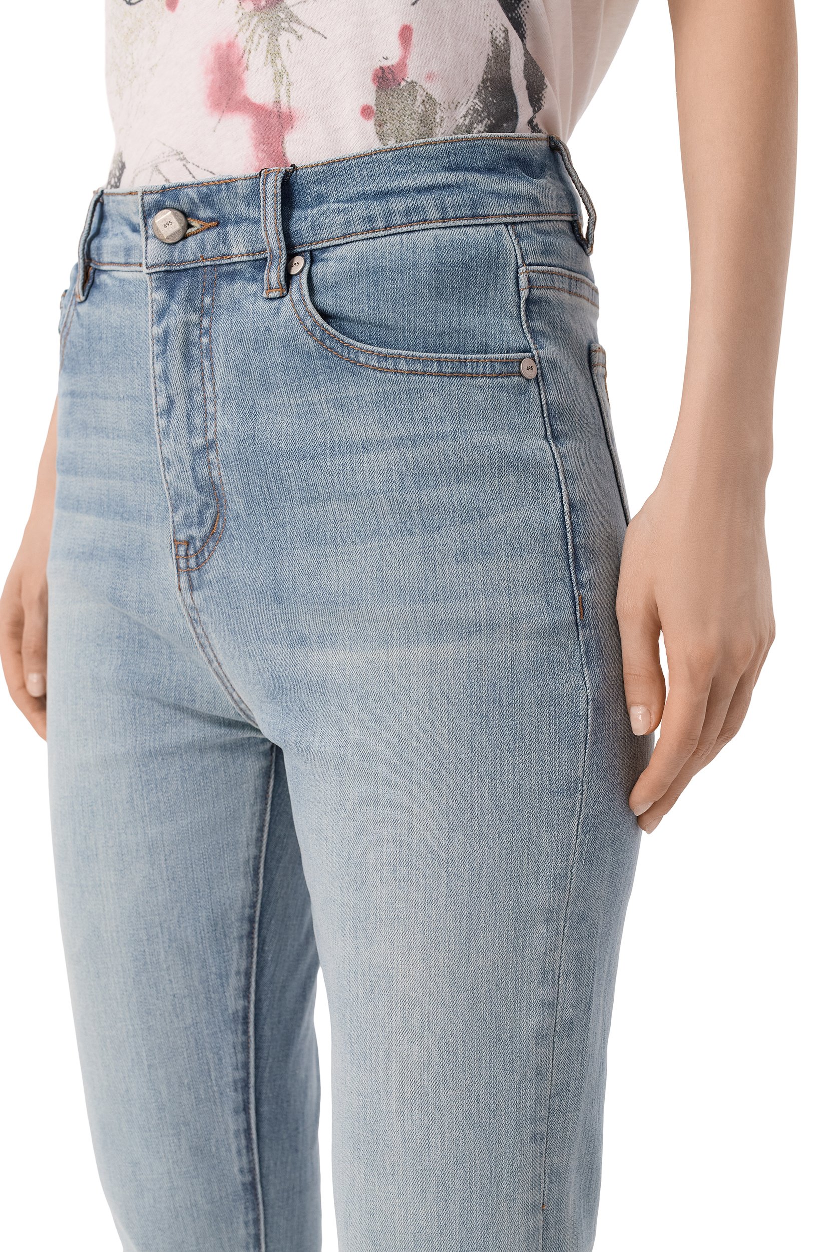 Джинсы sculpt 495 DENIM голубого цвета по цене 25000 руб., арт. 49526/JFW2B, фото 5 Джинсы sculpt 495 DENIM, арт. 49526/JFW2B, фото 5