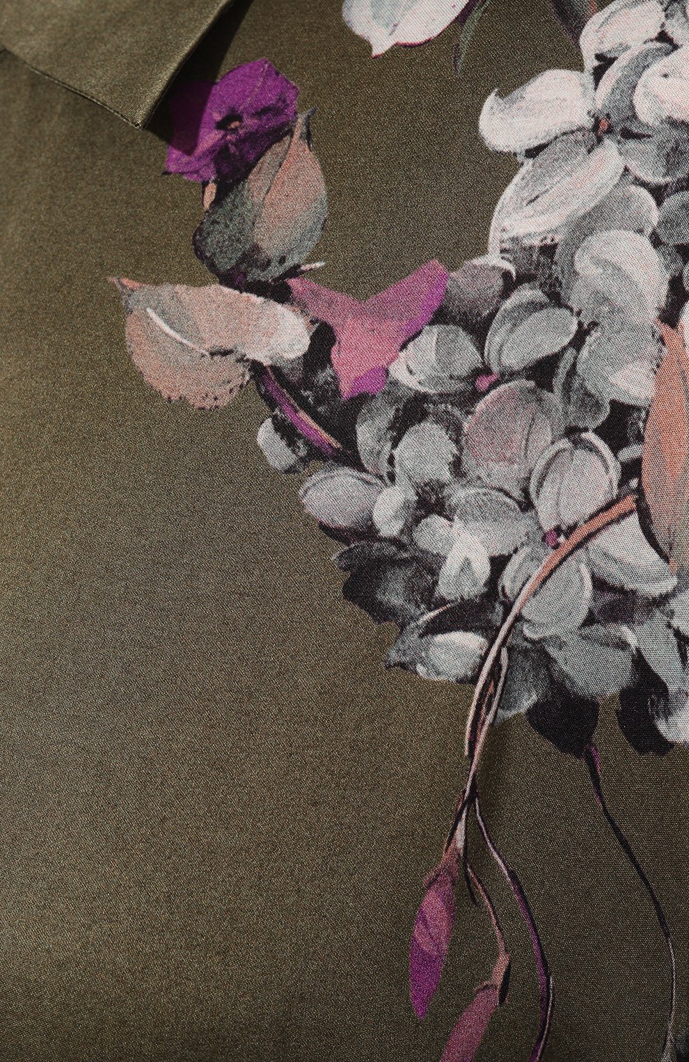 Атласная рубашка DRIES VAN NOTEN хаки цвета по цене 108500 руб., арт. 232-010709-7192, фото 5 Атласная рубашка DRIES VAN NOTEN, арт. 232-010709-7192, фото 5