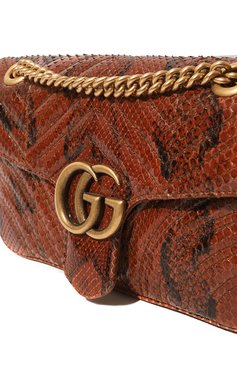 Женская сумка gg marmont small из кожи питона GUCCI коричневого цвета, арт. 443497 LU3NT | Фото 3 (Сумки-технические: Сумки через плечо; Материал: Экзотическая кожа, Натуральная кожа; Материал сплава: Проставлено; Ремень/цепочка: На ремешке; Драгоценные камни: Проставлено; Размер: small)