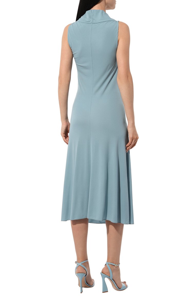 Женское платье из вискозы GIORGIO ARMANI голубого цвета, арт. 6DAA51/AJFKZ | Фото 4 (Материал внешний: Вискоза; Длина Ж (юбки, платья, шорты): Миди; Женское Кросс-КТ: Платье-одежда; Случай: Повседневный; Стили: Кэжуэл; Рукава: Без рукавов)